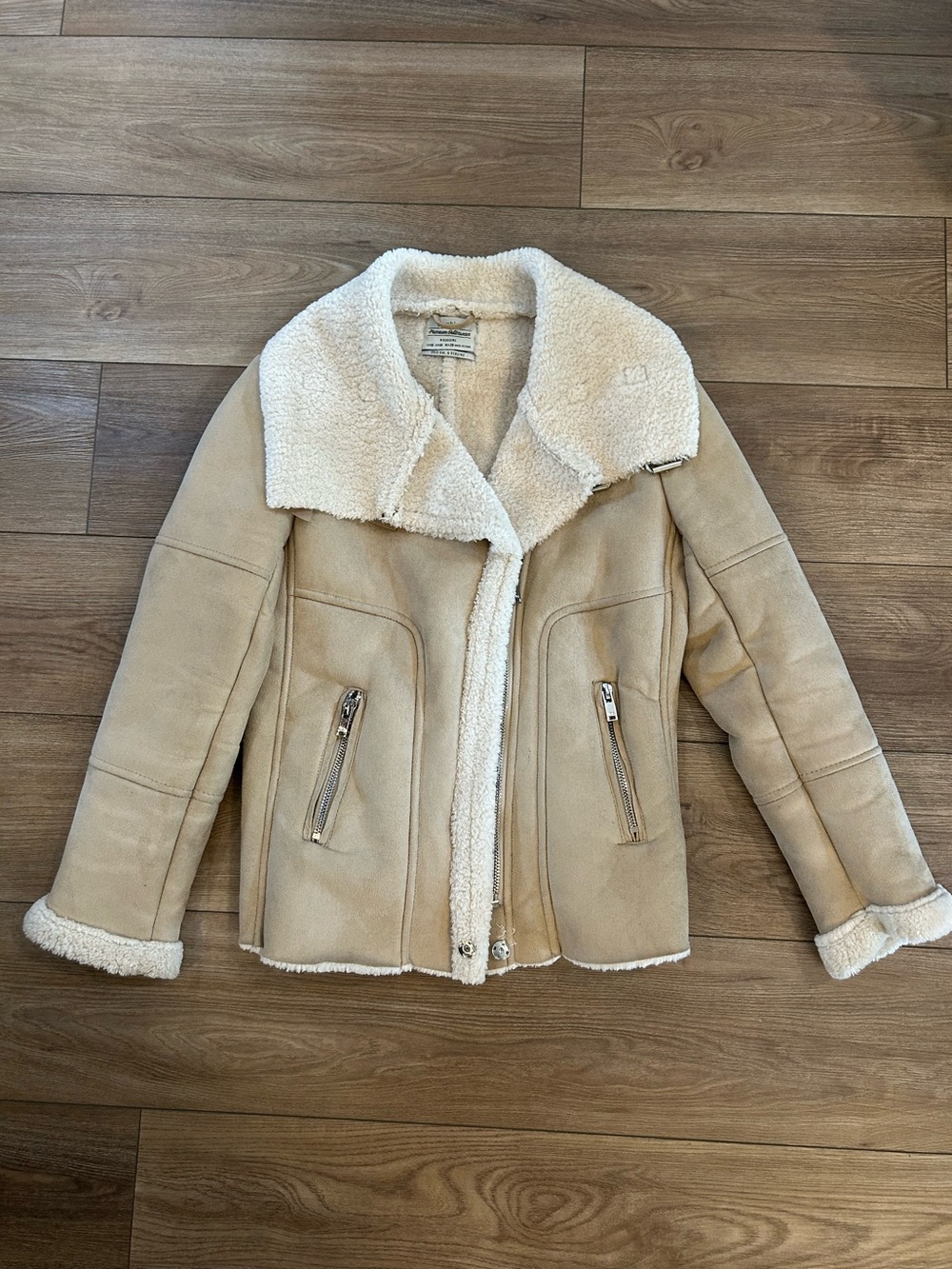 Bershka Faux Shearling Moto Jacket Beige Biker Zip Buckle Women’s M